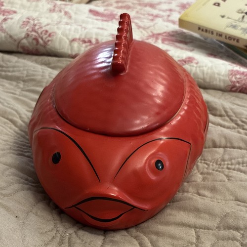 Red fish shaped ceramic - pv,