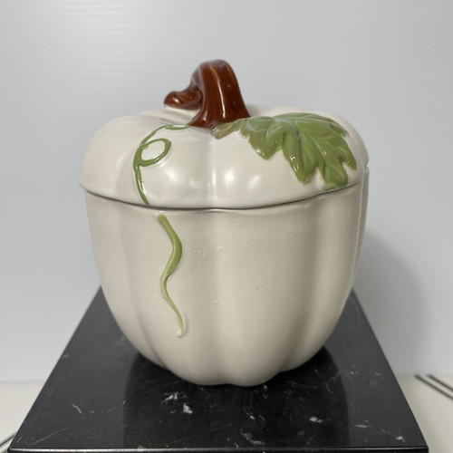 White pumpkin ceramic cookie - white,